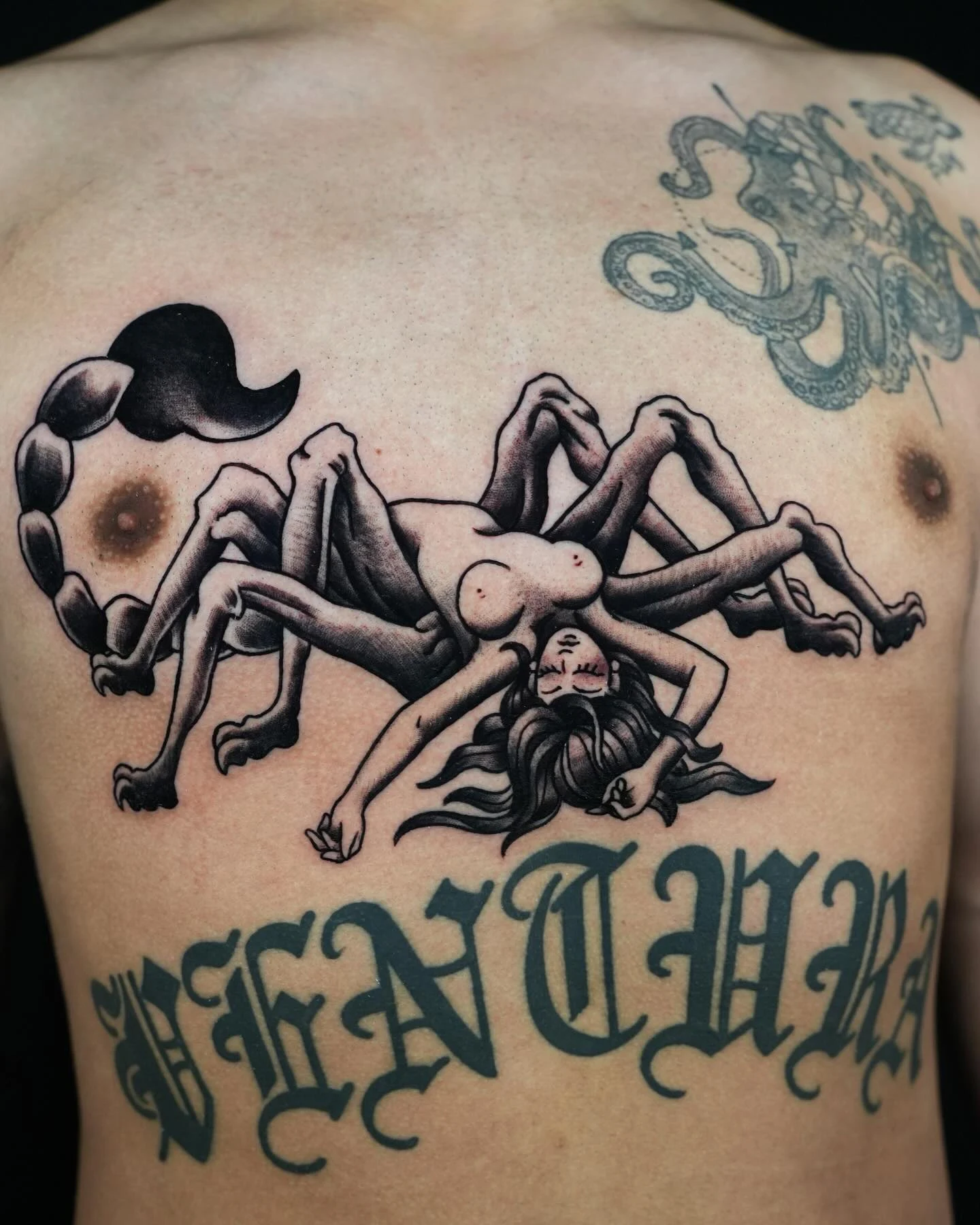 Üç Kol — Skin Design Tattoos — geleneksel dövme çalışması